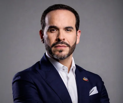 Conheça Abelardo de la Espriella, outsider de direita que obteve surpreendente votação em eleição presidencial na Colômbia e disputa 2º turno com ex-senador