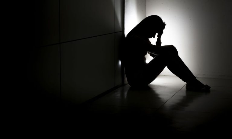 OMS alerta para aumento de taxas de suicídio entre adolescentes e jovens nas Américas