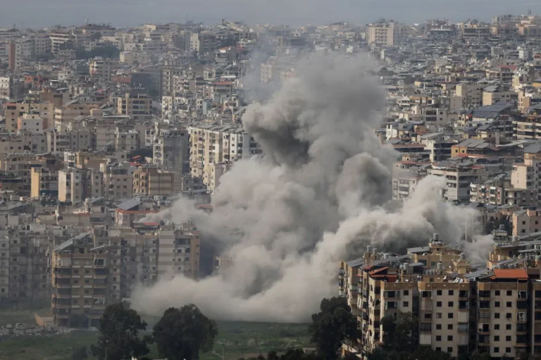 Após intervenção de Trump, Irã e Israel interrompem ataques mútuos, porém mantêm ameaças