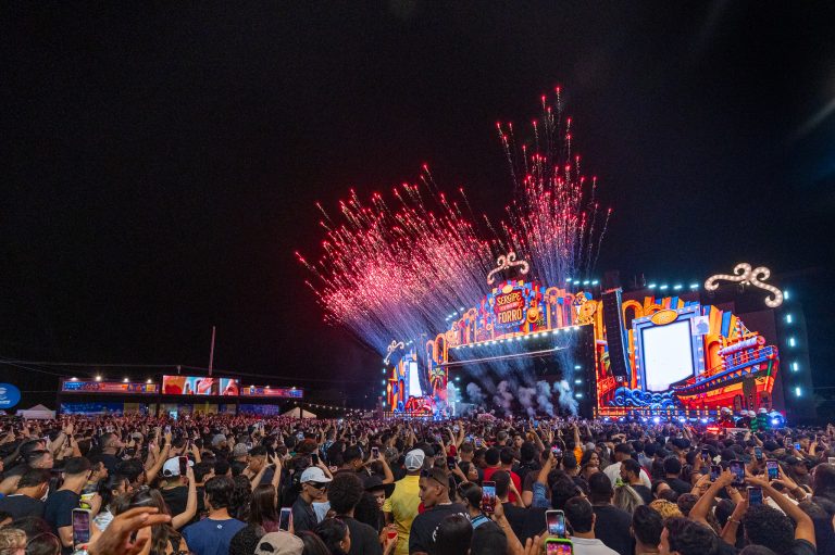 Noite de sofrência leva 42 mil ao Arraiá do Povo e consagra Terça do Arrocha
