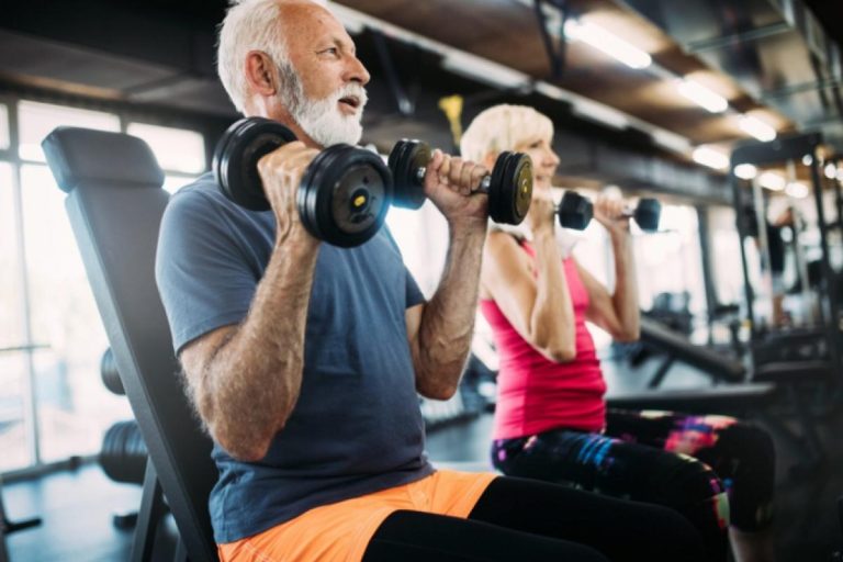 Musculação ajuda a prevenir Alzheimer e contribui com independência de portadores da doença