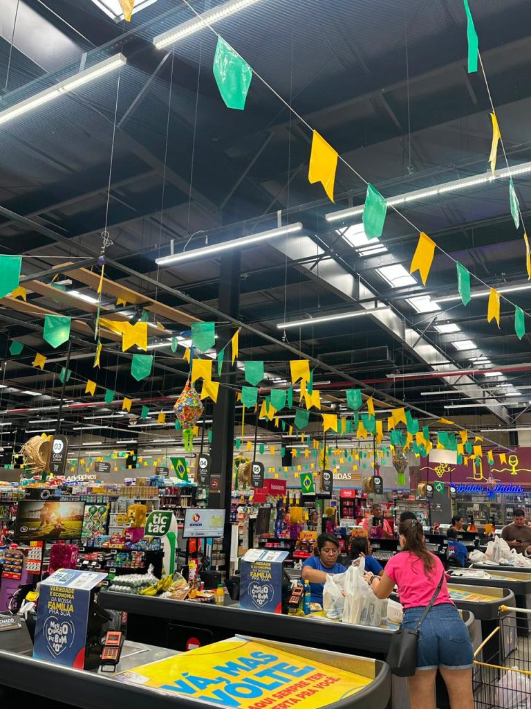 Supermercados apostam em consumo temático da Copa do Mundo e projeta alta nas vendas