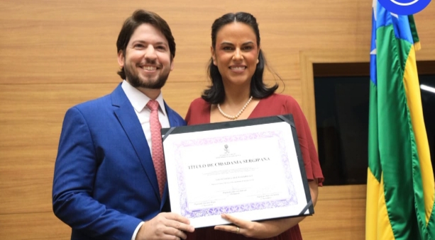 Secretária Sarah Tarsila recebe Título de Cidadã Sergipana