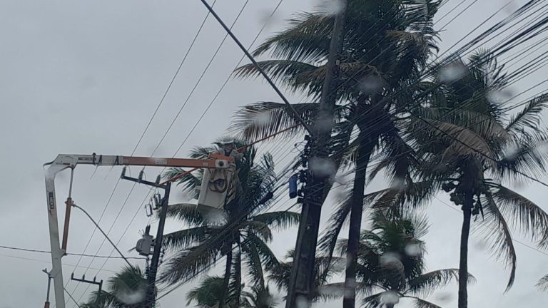Energisa reforça equipes e orienta população cuidados durante as chuvas