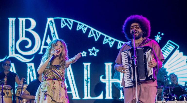 Elba Ramalho e Flávio José comandam último domingo no Arraiá do Povo