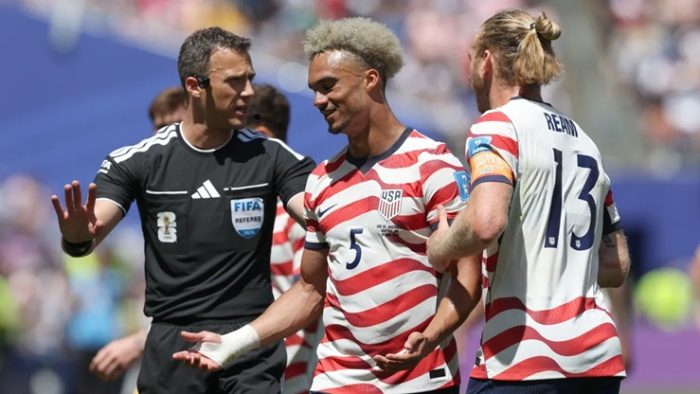 Estados Unidos vencem Austrália e garantem vaga no mata-mata da Copa