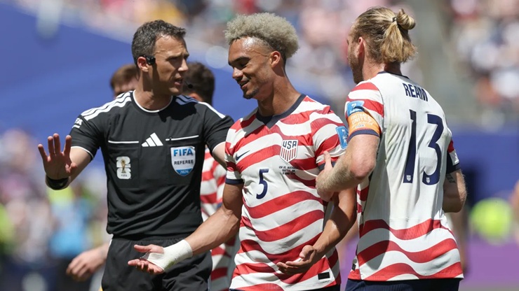 Estados Unidos vencem Austrália e garantem vaga no mata-mata da Copa