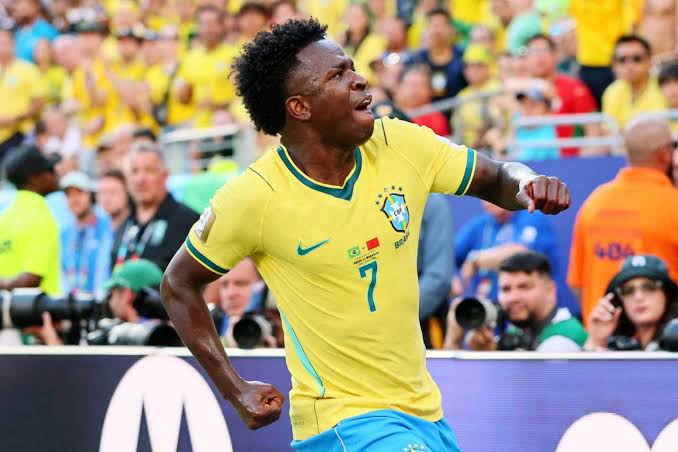Com gol em todos os jogos da Seleção Brasileira até o momento, Vini Jr. tem se destacado na história de Copas do Mundo