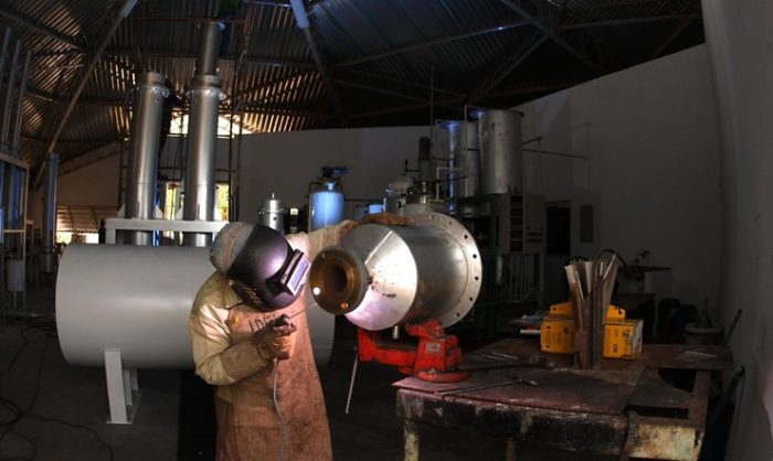 Indústria brasileira recua 0,2% em maio; primeira queda desde 2025