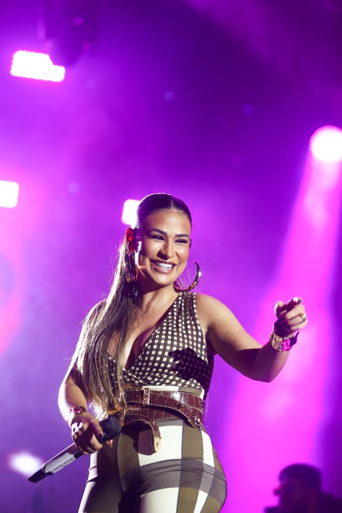 Simone Mendes, Seu Desejo e Fogo na Saia comandam o Forró Caju nesta terça-feira (23)