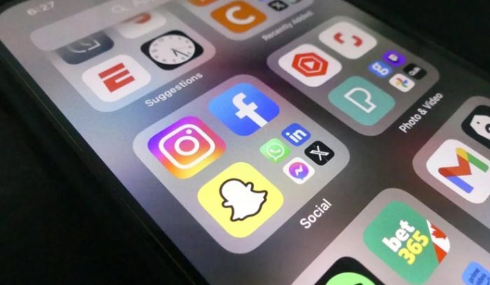 Estudo aponta Brasil como o pior em transparência nas redes sociais