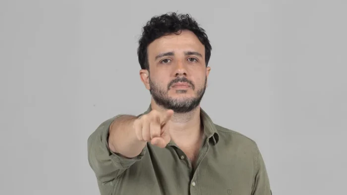 Contra petismo e bolsonarismo, pré-candidatura presidencial de Renan Santos, pelo recém-criado partido Missão, conquista engajamento