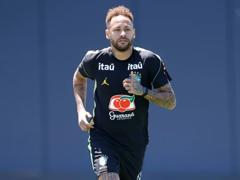 Copa do Mundo 2026: Neymar treina em campo pela primeira vez com a Seleção Brasileira