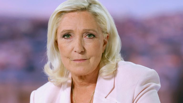 Mesmo condenada pela justiça, Marine Le Pen mantém mantém candidatura à eleição presidencial na França em 2027