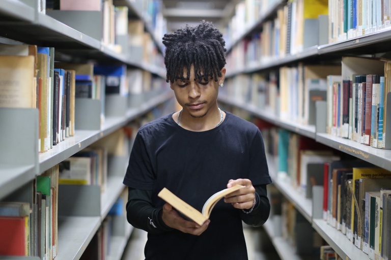 MEC Livros: conheça as 10 obras com maior número de acessos