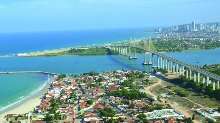 Conheça as 10 cidades brasileiras com maior crescimento de postos de trabalho e profissionais, conforme LinkedIn