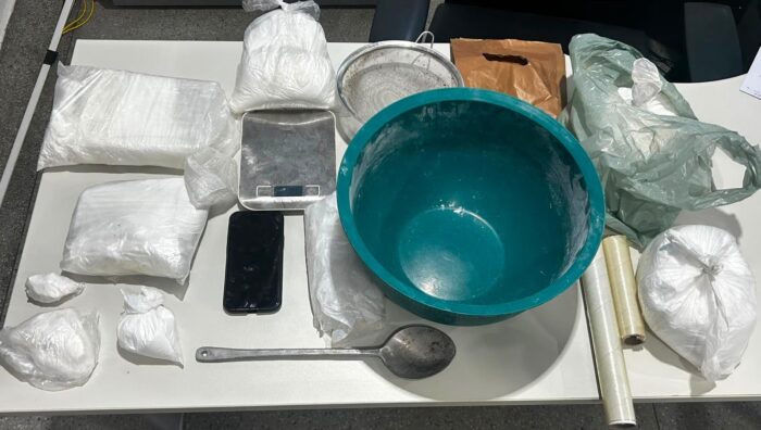 Polícia fecha laboratório de refino de cocaína e prende mulher em flagrante em Itabaiana