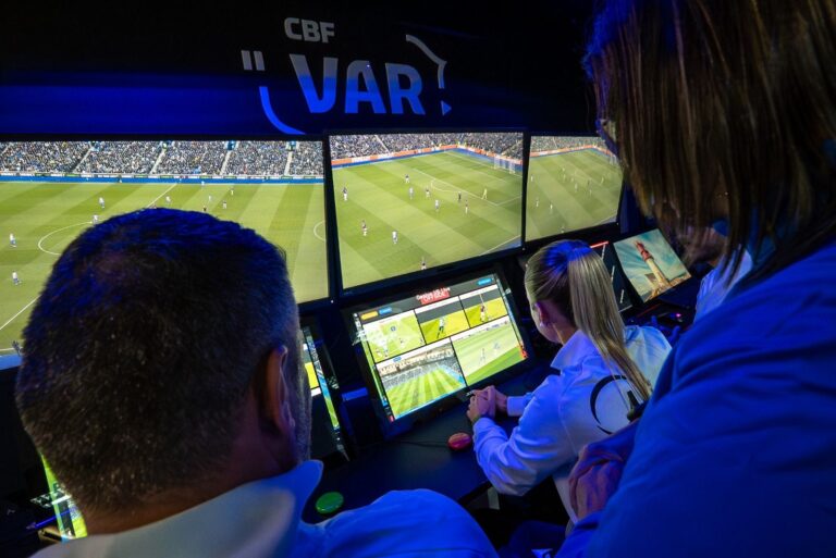 CBF confirma inserção da tecnologia do impedimento semiautomático para o Campeonato Brasileiro a partir deste sábado (25)