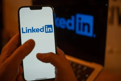 LinkedIn lança recurso que separa publicações reais de textos produzidos por inteligência artificial