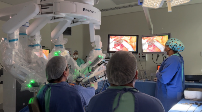 Robôs impulsionam cirurgias de alta complexidade em localidades remotas do Brasil