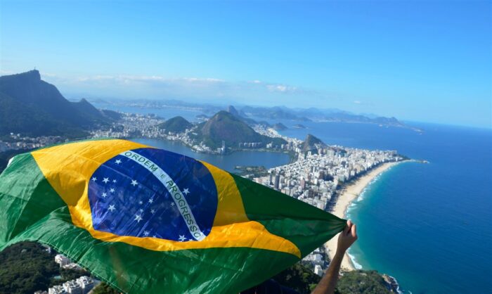 Turismo brasileiro registra recorde com mais de 2,4 milhões de empregos formais