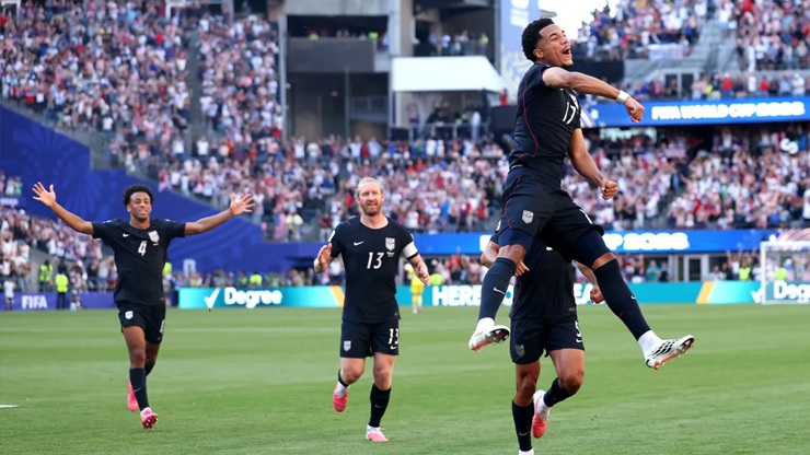 Bélgica goleia EUA por 4 a 1 e avança às quartas da Copa do Mundo