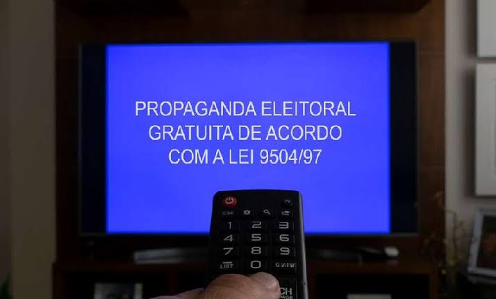 Apenas quatro candidatos à Presidência da República terão direito a horário eleitoral no rádio e na TV no 1º turno