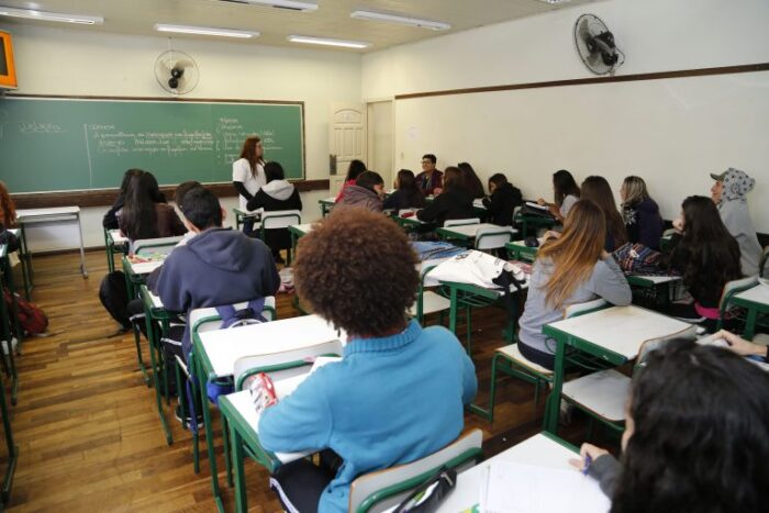 É sancionada nova lei que inclui educação política e direitos da cidadania no currículo do ensino básico brasileiro