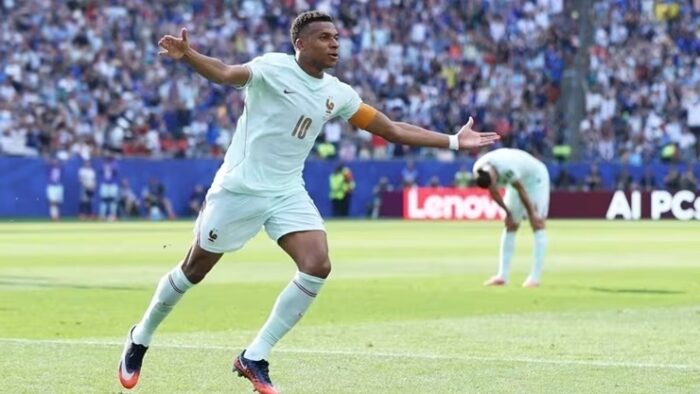 França vence Marrocos e é a primeira semifinalista da Copa do Mundo