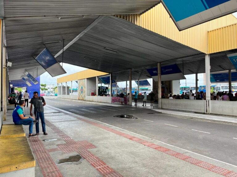 Reforma do Terminal do Mercado altera plataformas de embarque e desembarque de ônibus a partir de segunda-feira (20)