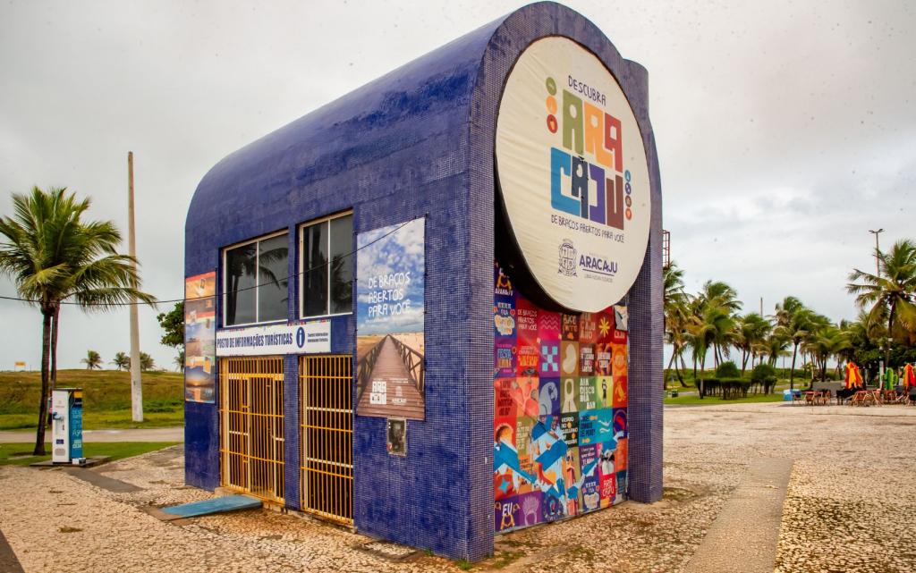 Aracaju passa a ter novo Centro de Atendimento ao Turista na Orla da Atalaia