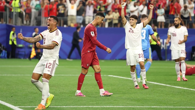 Gol nos acréscimos classifica Espanha e marca despedida de Cristiano