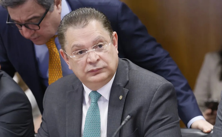 Operação mira nomes ligados a Sóstenes Cavalcante, líder do PL na Câmara