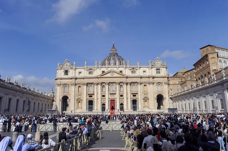 Vaticano excomunga seis bispos e oficializa ruptura com grupo tradicionalista