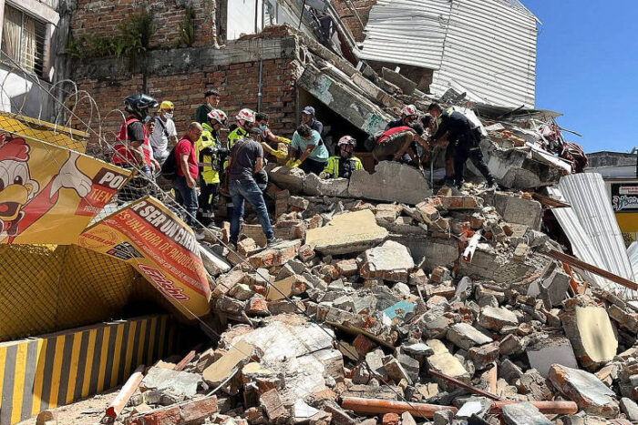 Terremoto de elevada magnitude na Colômbia deixa mais de 100 mortos até o momento e edifícios colapsados