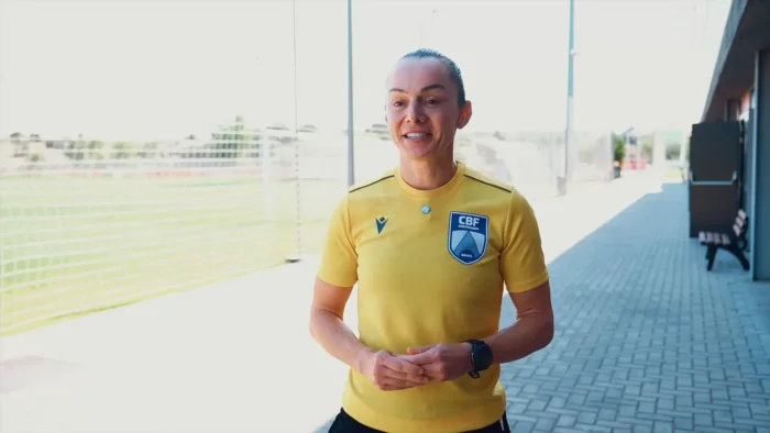 Copa do Mundo Feminina Sub-20: árbitra brasileira é convocada para apitar jogos
