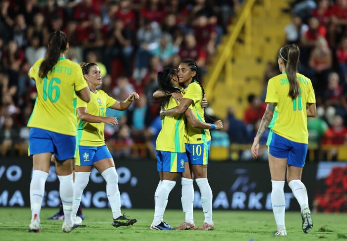 Câmara dos Deputados aprova diretrizes para o desenvolvimento do futebol feminino