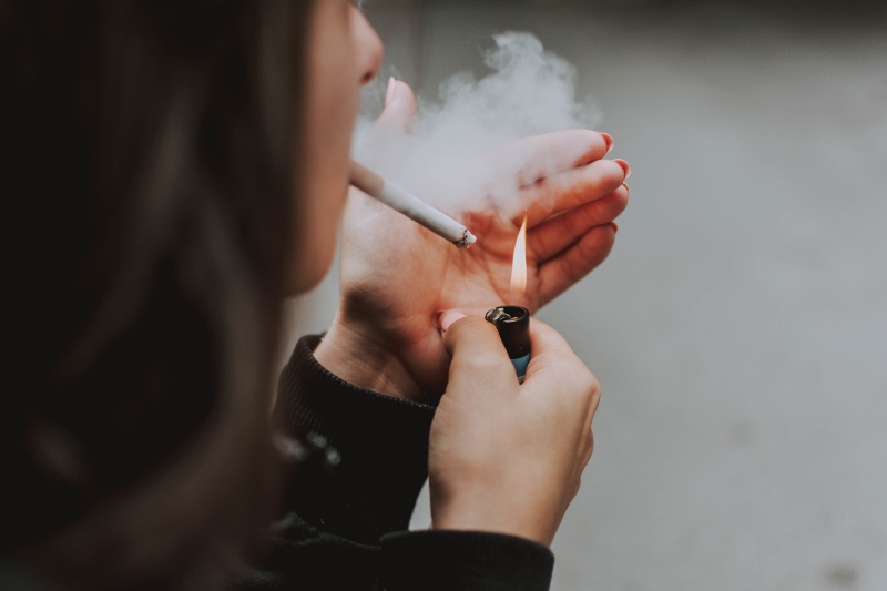 Tabagismo apresenta maior incidência entre jovens de 16 a 24 anos, alerta pesquisa