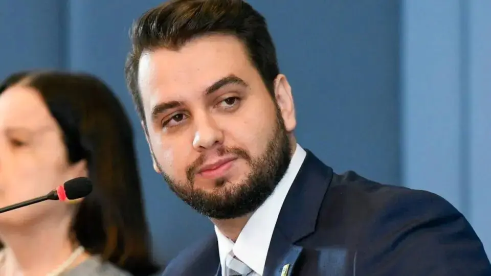 EUA afirma que registro de imigração usado para prender Filipe Martins, ex-assessor de Bolsonaro, é falso e cobra documento