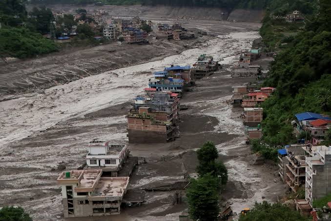 Enchentes no Nepal e no Tibete: confira o que se sabe até o momento sobre tragédia que culminou em mortos e em centenas de desaparecidos