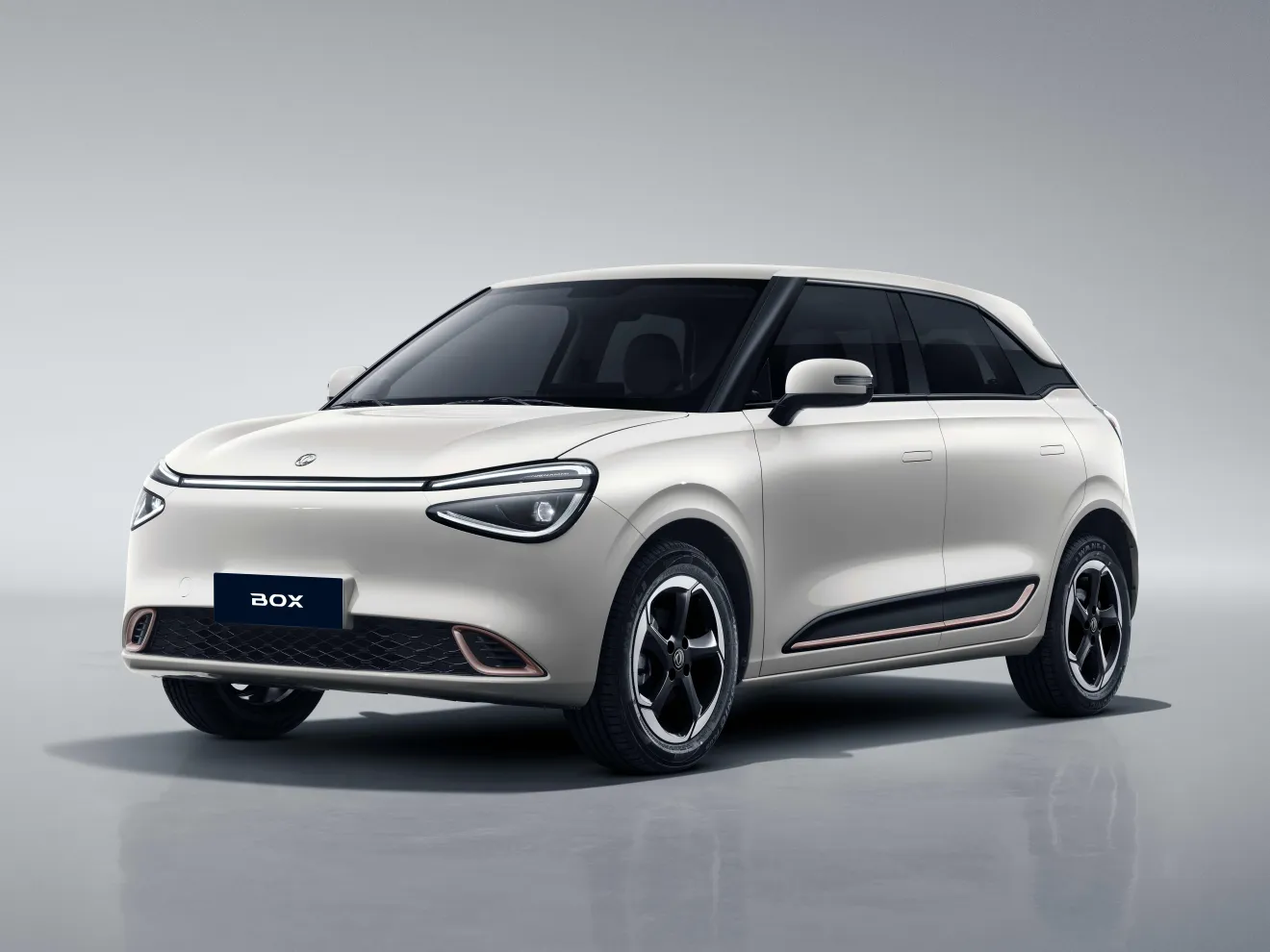 DFM: marca chinesa chegará ao Brasil no próximo mês com hatch e SUV elétricos