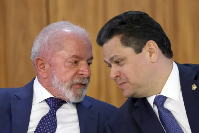 Alcolumbre destrava PEC do fim da escala 6×1 após diálogo com Lula