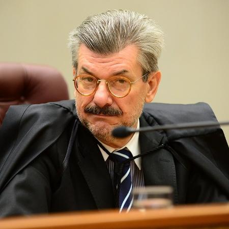 STJ pune ministro Marco Buzzi com perda de cargo após denúncias de assédio e importunação sexual