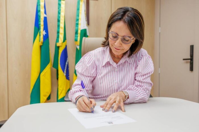 Prefeita de Aracaju anuncia mudanças na condução da Emsurb e da Seplog
