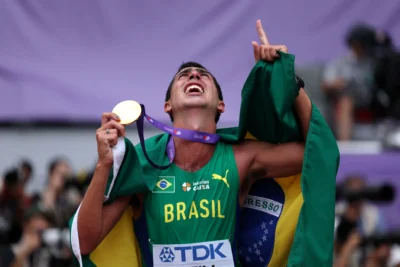 Brasileiro Caio Bonfim conquista ouro na marcha atlética dos Jogos Sul-Americanos