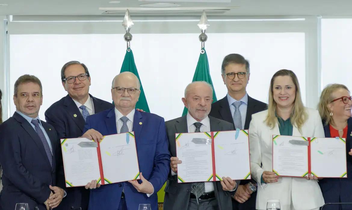 Lula sanciona PLs que criam e reestruturam fundos ligados a instituições do Judiciário