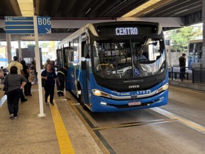 Presidente do TSE cobra providências de TREs por transporte público gratuito nas eleições