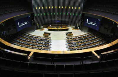 Câmara dos Deputados anuncia novo concurso público com mais de 150 vagas