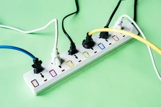 Cinco eletrodomésticos que nunca devem ser ligados em extensões elétricas