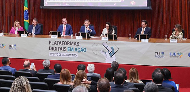 TSE lança “Plataformas Digitais em Ação” para combater disseminação de conteúdos falsos